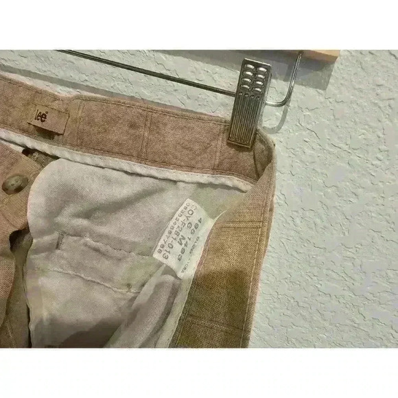 Lee pleaded khaki pant. Vintage size 6. - Picture 3 of 4